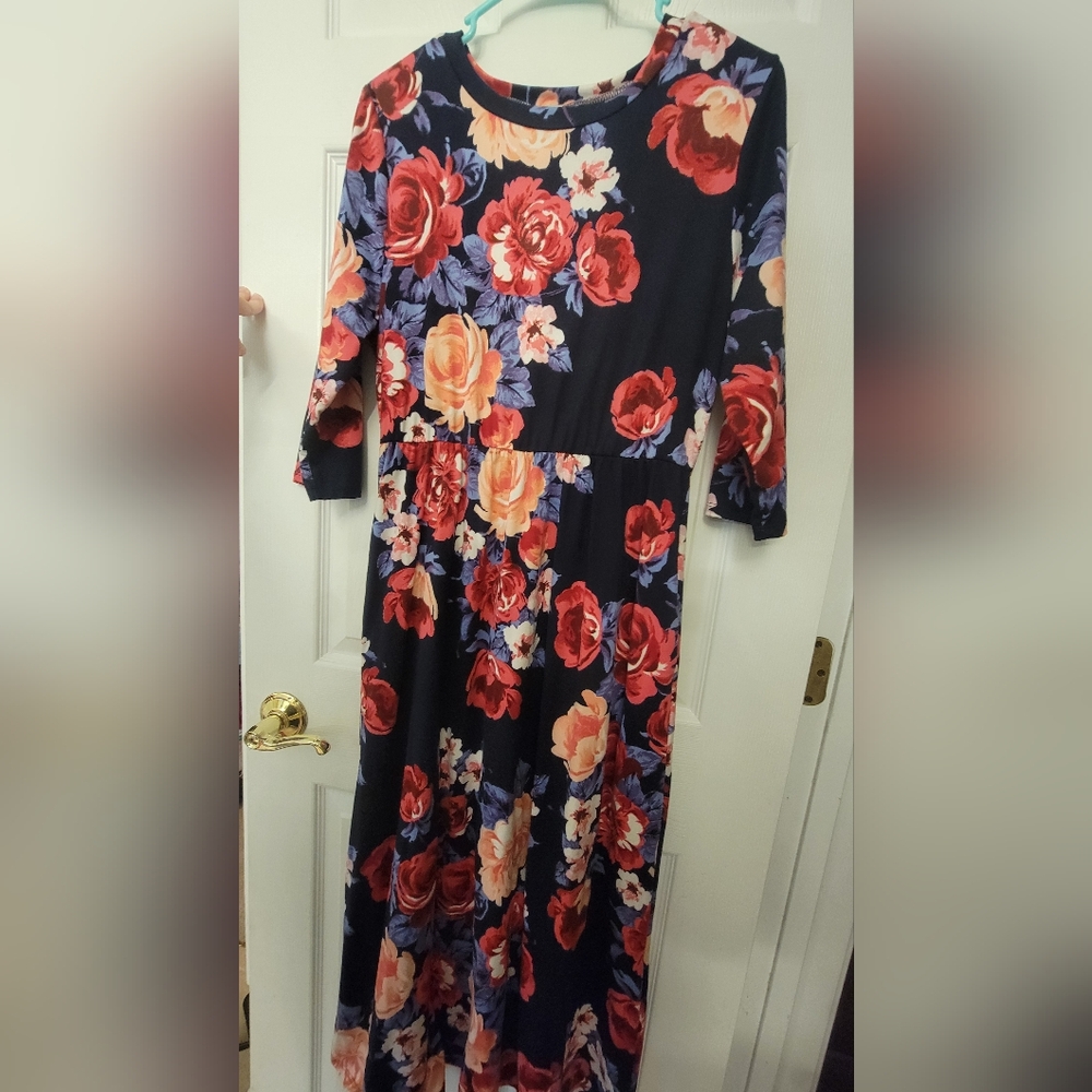 Jules & James Boutique Long Floral Dress Size Large